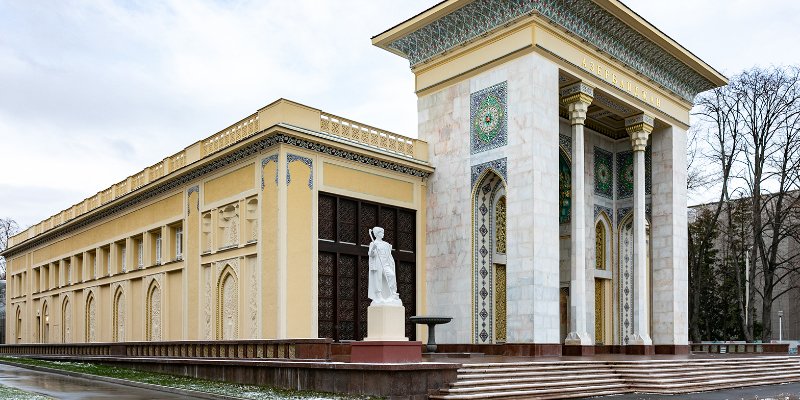 Мозаичные полы и витражи шебеке: на ВДНХ после реставрации открылся павильон «Азербайджан»