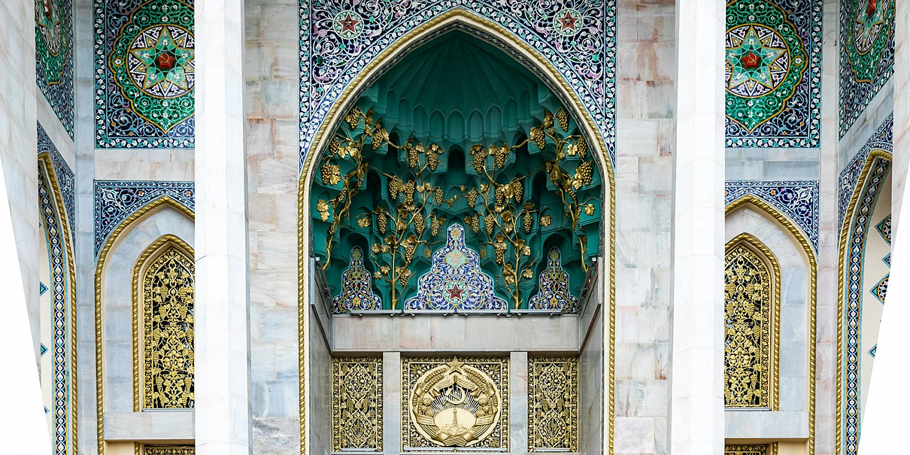 Мозаичные полы и витражи шебеке: на ВДНХ после реставрации открылся павильон «Азербайджан»